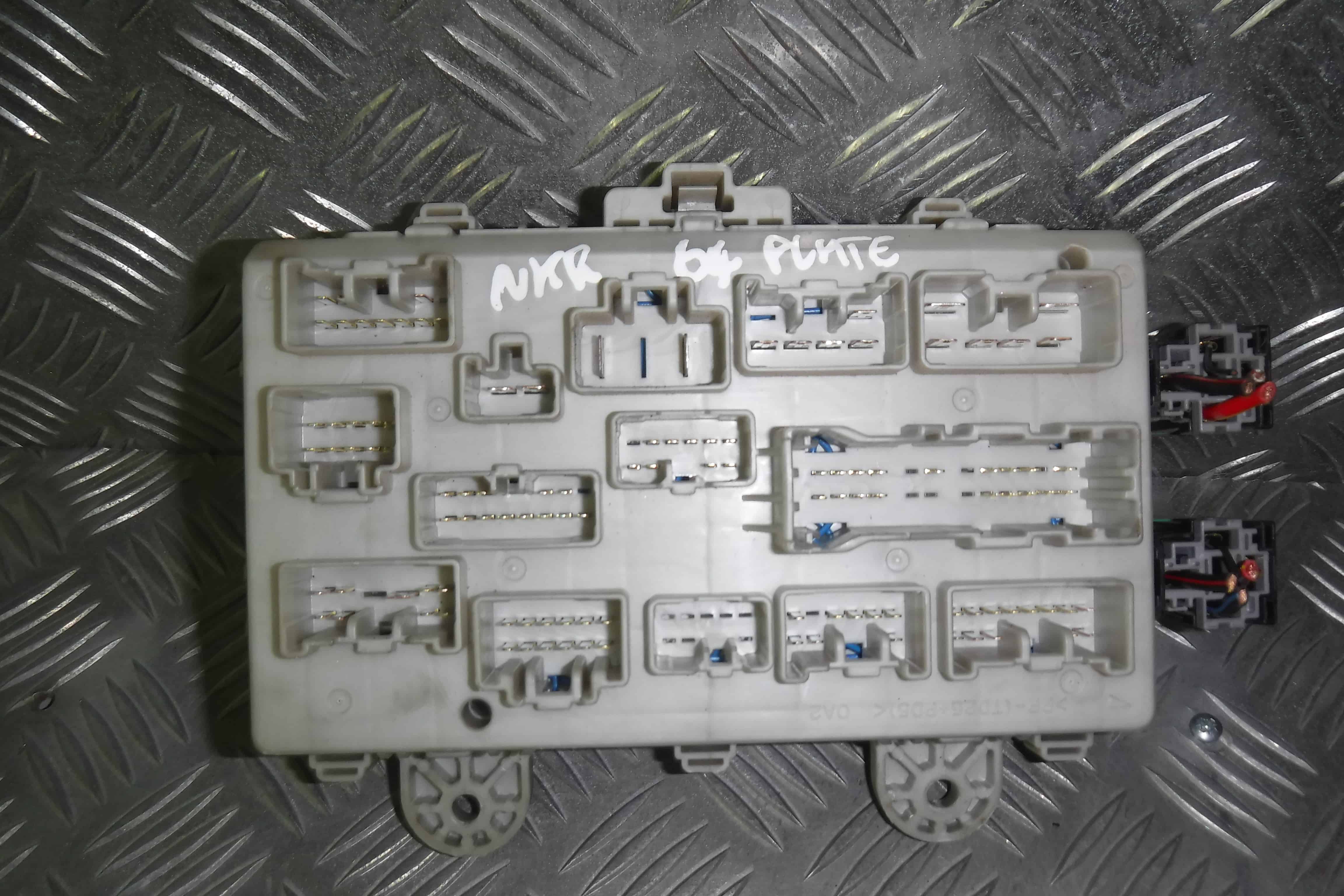 ISUZU NKR / NPR / NQR FUSE BOX – FITS 2009+ 0452 – Van Services Ltd