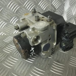 TOYOTA DYNA 2.5 TD ABS PUMP - 44510 25010