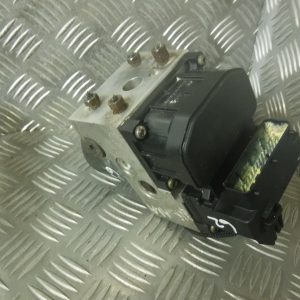 NISSAN NAVARA ABS PUMP - 47660 35410