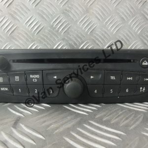 TRAFIC VIVARO PRIMASTAR RADIO / STEREO/ CD PLAYER - FITS 2010-14