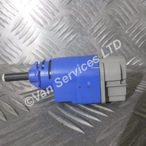 Vauxhall Vivaro Nissan NV300 Renault Trafic Clutch Pedal Switch - Fits 2014-19