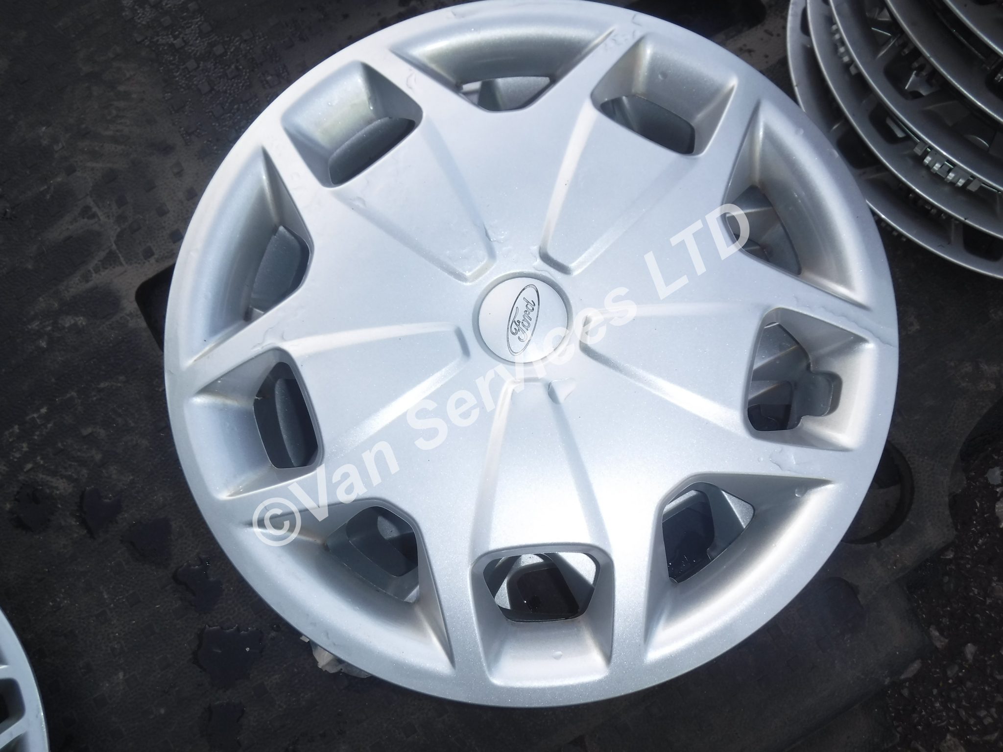 FORD TRANSIT CUSTOM GENUINE 16″ WHEEL TRIM FITS 2013+ Van Services Ltd