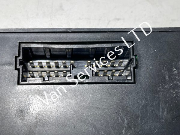 Genuine Mitsubishi Canter 7.5Ton 24v Air Con Control Unit Module 