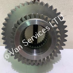 "New" John Deere Output Shaft Gear R537392
