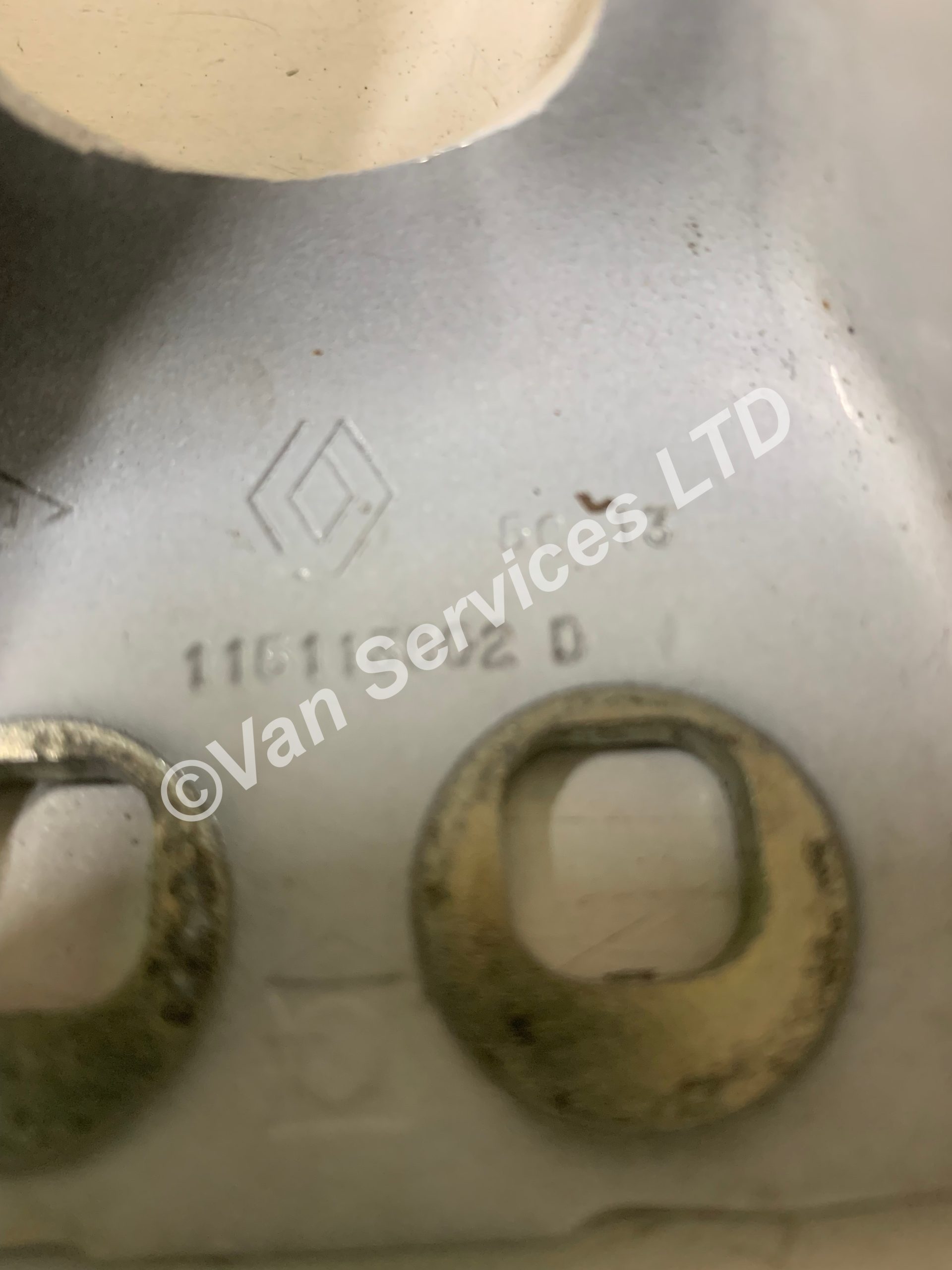 MERCEDES CITAN / KANGOO FRONT DOOR BOTTOM HINGE - FITS 2010+ - Image 3