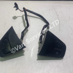 VIVARO TRAFIC NV300 STEERING WHEEL CONTROLS - FITS 2015-18