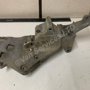 NISSAN CABSTAR NT400 / MAXITY 2.5 TD EURO 5 ALTERNATOR SUPPORT BRACKET MOUNT - FITS 2012-16