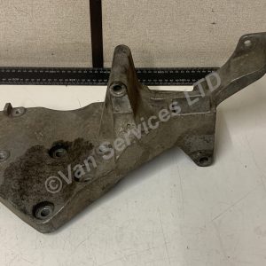 NISSAN CABSTAR NT400 / MAXITY 2.5 TD EURO 4 ALTERNATOR SUPPORT BRACKET MOUNT - FITS 2007-11