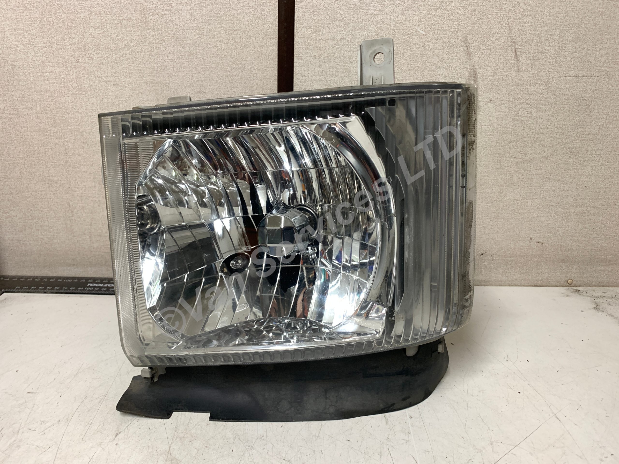 Isuzu N35 NKR NS Passenger Headlight - off 2017 Truck - Image 1